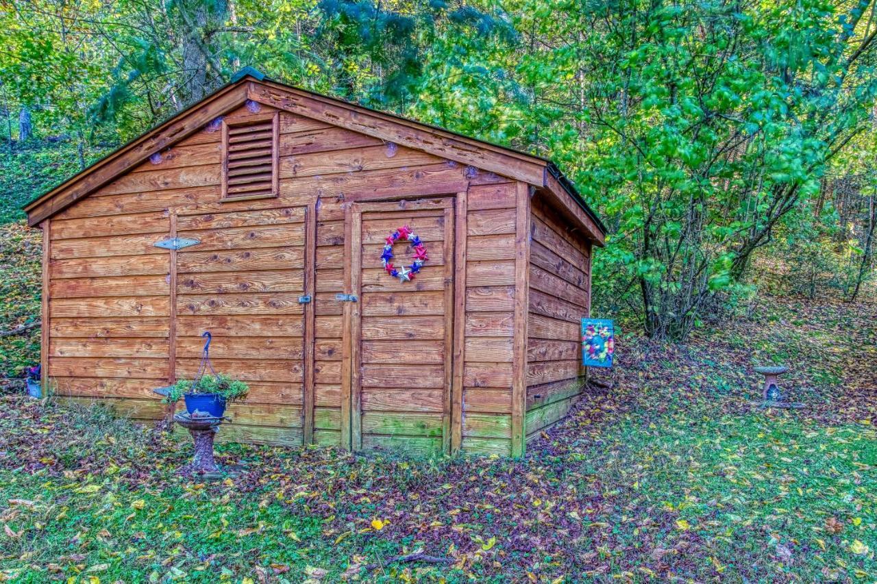 Cozy Creek Cabin Pigeon Forge Exterior photo
