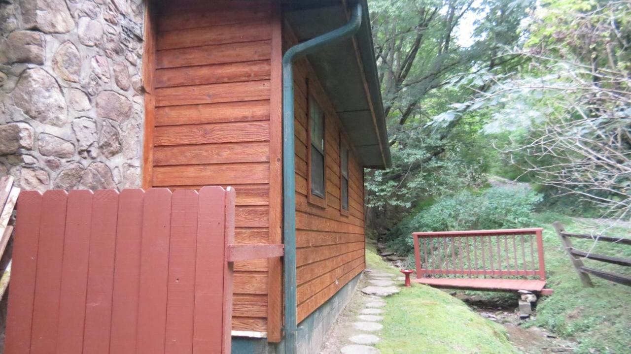 Cozy Creek Cabin Pigeon Forge Exterior photo